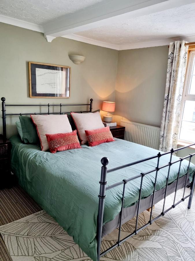 2 Bedroom House Within Walking Distance Of Town Cowes  Luaran gambar
